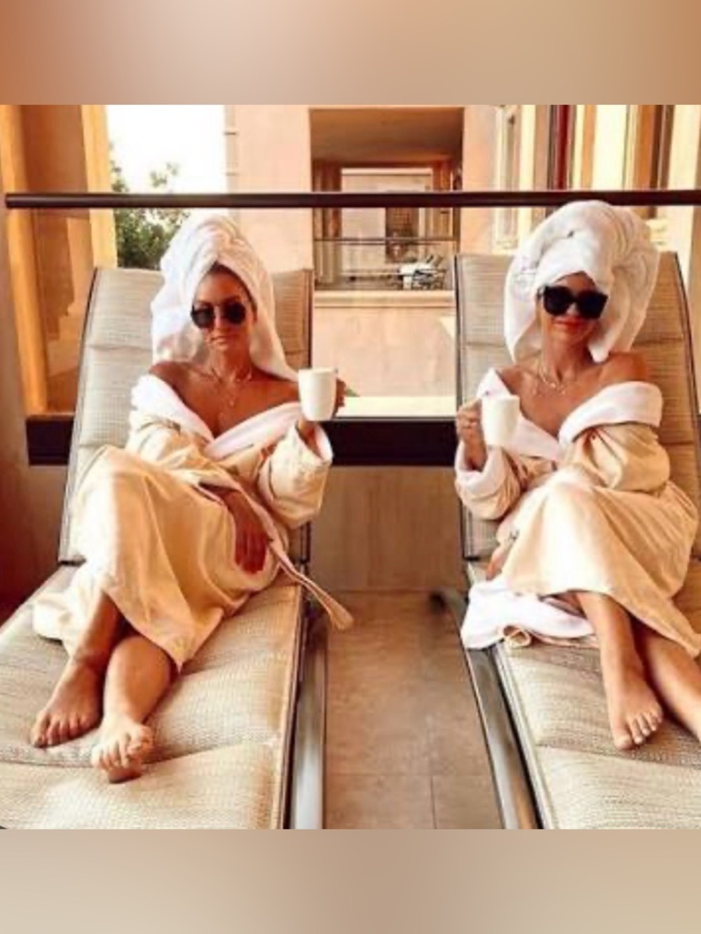 New The resort pelican hill Plush Cream Spa Robe Sz L